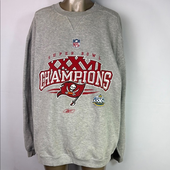 Reebok Other - Vintage Reebok Mens 2003 Super Bowl XXXVII 37 Tampa Bay Buccaneers Sweatshirt
